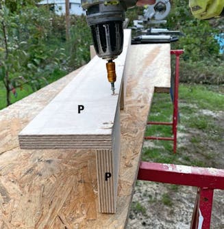 Isoleret anneks: Hjørneliste til isoleret anneks Isoleret anneks: Hjørneliste af krydsfinerstrimler til isoleret anneks